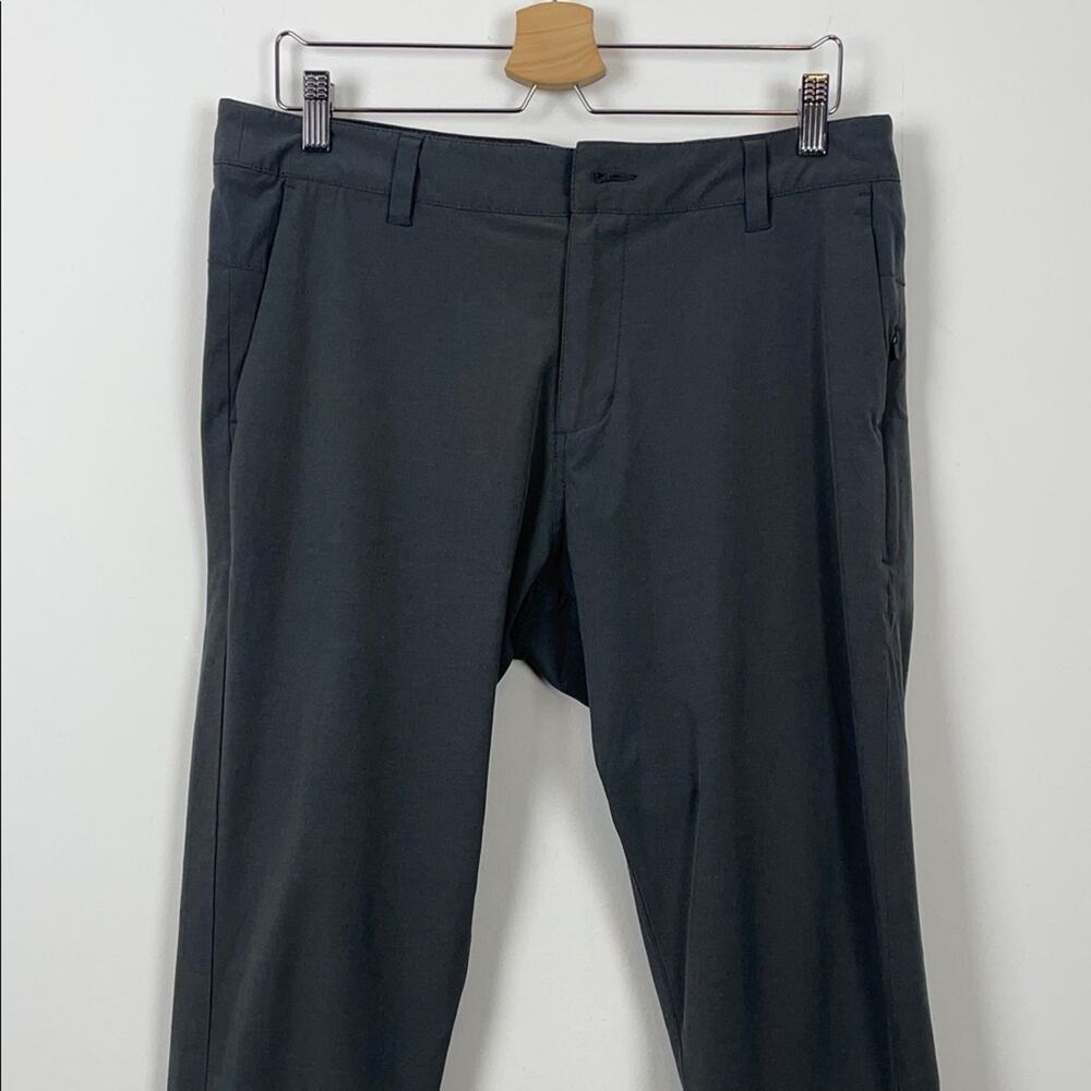 Vuori Flat Front Aim Technical Performance Men's … - image 3